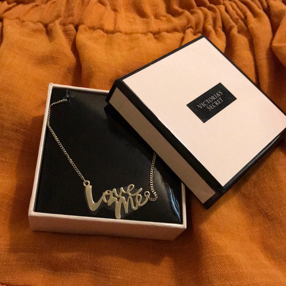 Victoria’s Secret necklace